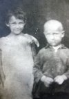 Александр Космодемьянский - 4-х летняя Зоя с братом Сашей